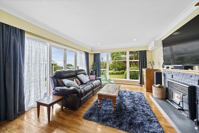 Photo of property in 34 Kaitawa Crescent, Paraparaumu, 5032