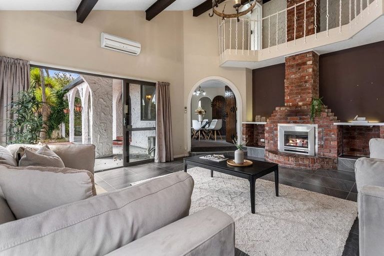 Photo of property in 15 Hawkswood Place, Avonhead, Christchurch, 8042