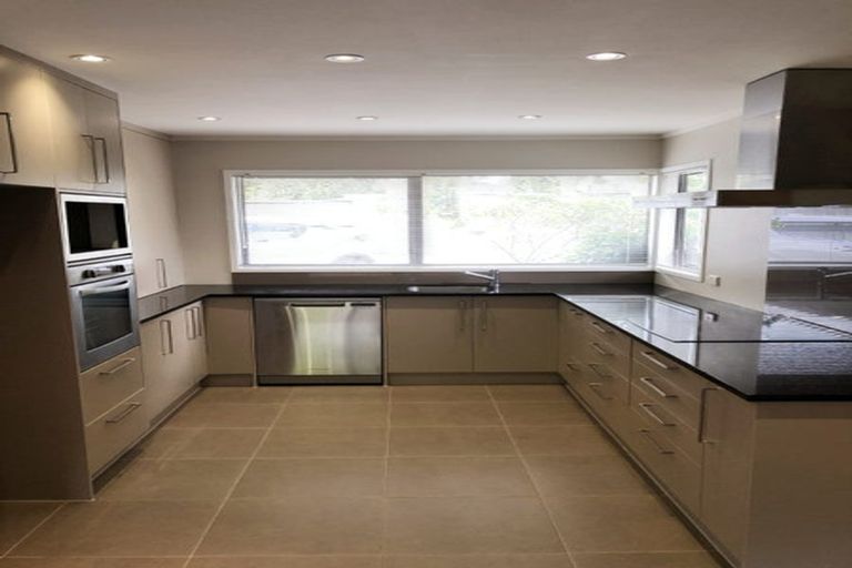 Photo of property in 2/8 Eastridge Court, Northpark, Auckland, 2013