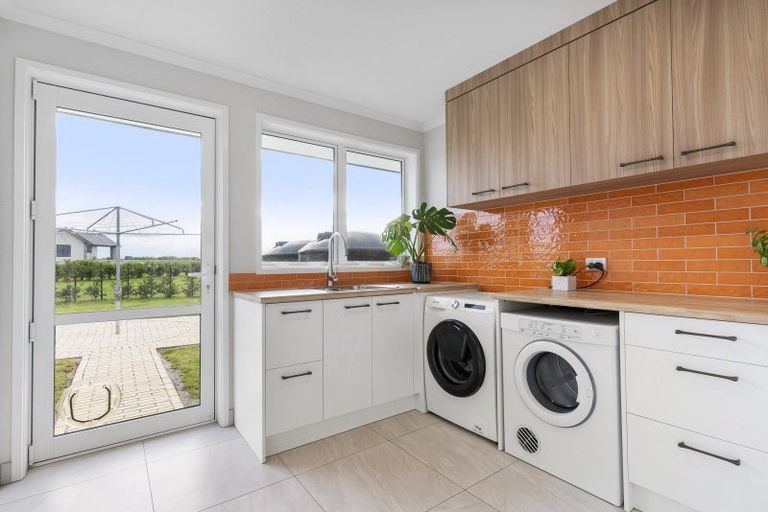 Photo of property in 75 Waimanu Awa Road, Runciman, Drury, 2579