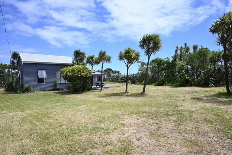 Photo of property in 33 Main Road, Hector, 7822