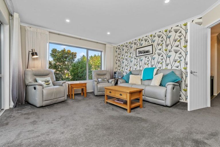 Photo of property in 69 Hillcrest Road, Hatfields Beach, Orewa, 0931