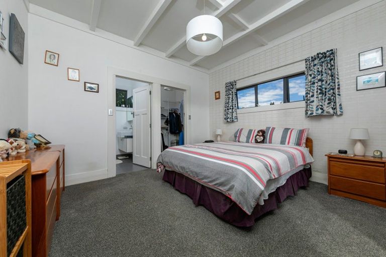 Photo of property in 49a Roland Road, Greenhithe, Auckland, 0632