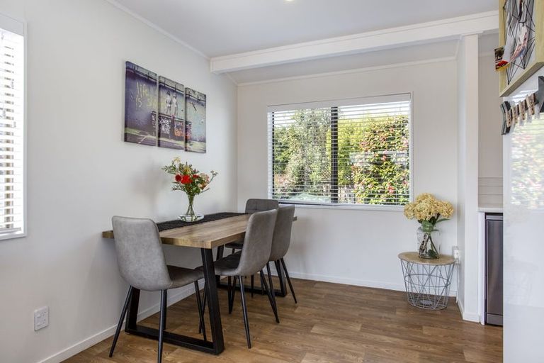 Photo of property in 2/13 Warriston Avenue, Waiuku, 2123