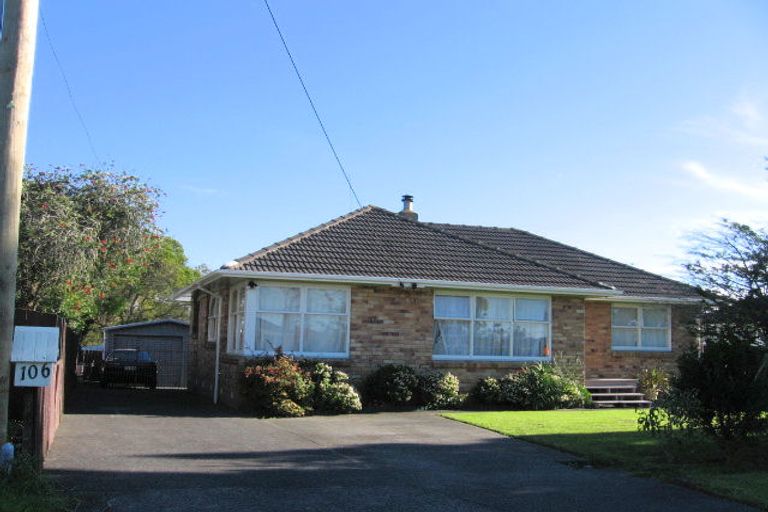 Photo of property in 106 Flanshaw Road, Te Atatu South, Auckland, 0610