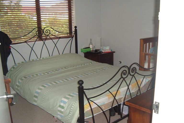 Photo of property in 4 Peachgrove Road, Te Atatu Peninsula, Auckland, 0610