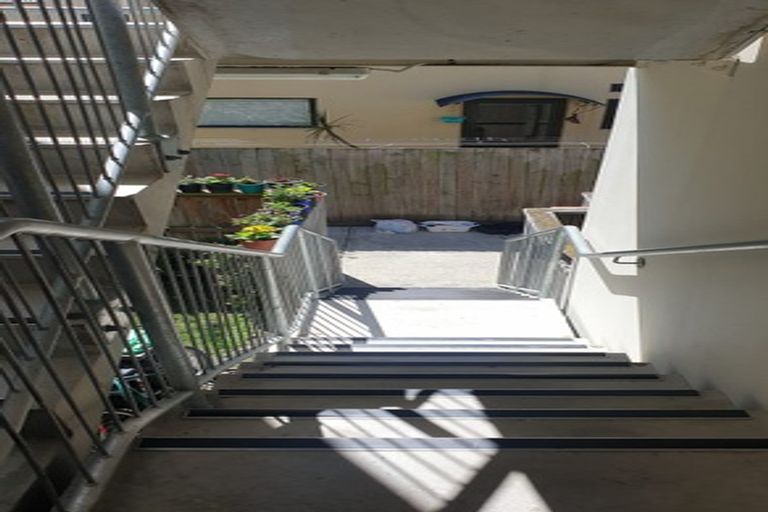 Photo of property in 28/30 Mathesons Road, Phillipstown, Christchurch, 8011