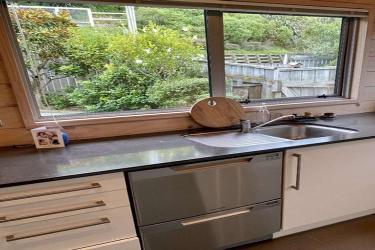 Photo of property in 108a Tauhinu Road, Miramar, Wellington, 6022