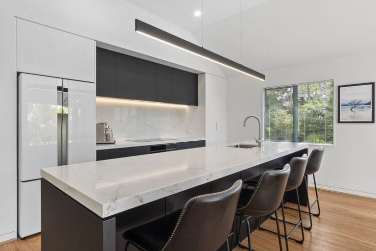 Photo of property in 2 Minchin Crescent, St Andrews, Hamilton, 3200