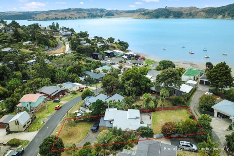 Photo of property in 69 Lorenzen Bay Road, Raglan, 3225