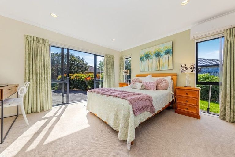 Photo of property in 39 Breaker Grove, Waiuku, 2123