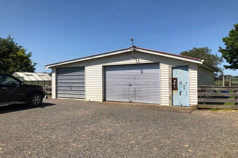 Photo of property in 22 Tiratu Road, Dannevirke, 4976