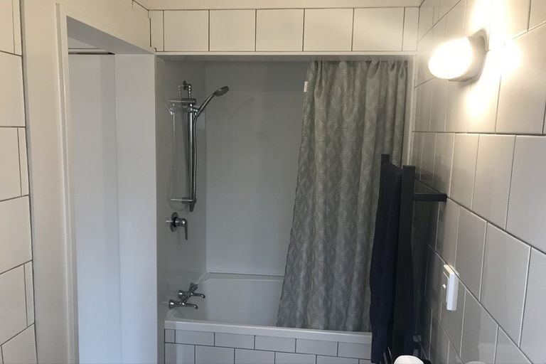 Photo of property in 69 Lipscombe Crescent, Havelock North, 4130