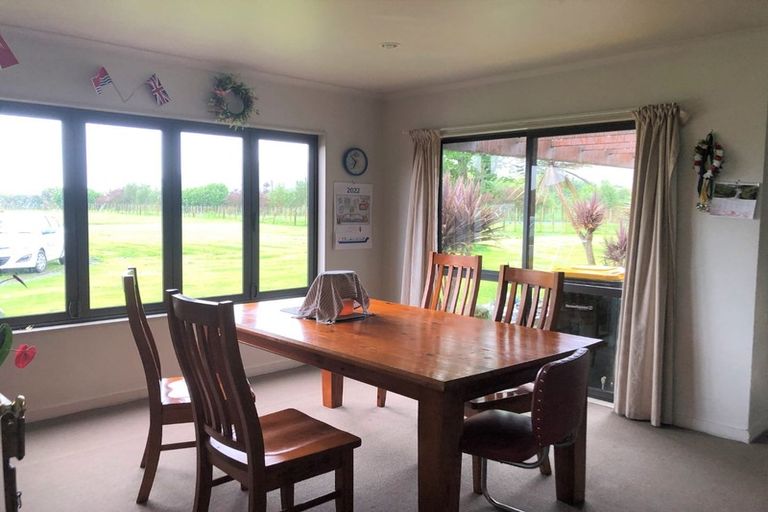 Photo of property in 420 Tararua Road, Levin, 5571