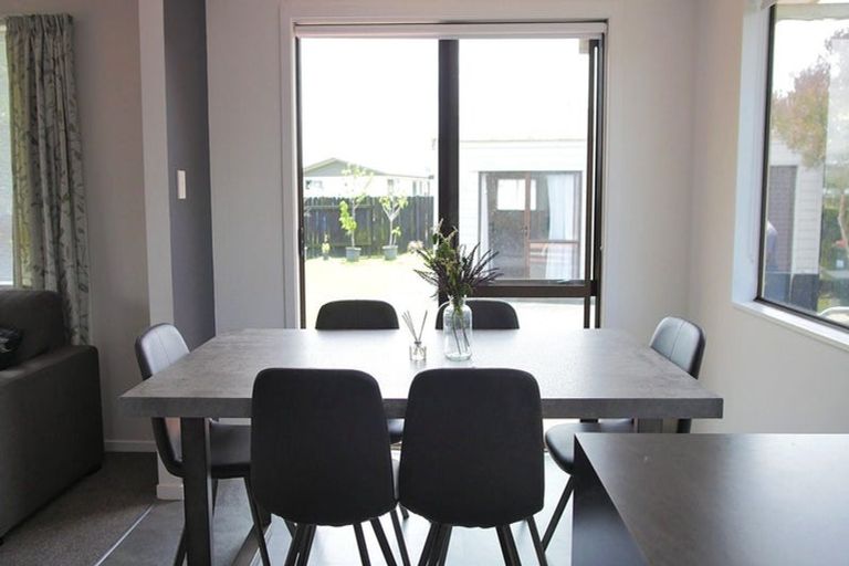 Photo of property in 3 Apollo Parade, Milson, Palmerston North, 4414