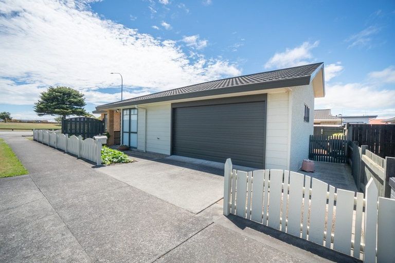 Photo of property in 1 Richmond Avenue, Takaro, Palmerston North, 4410