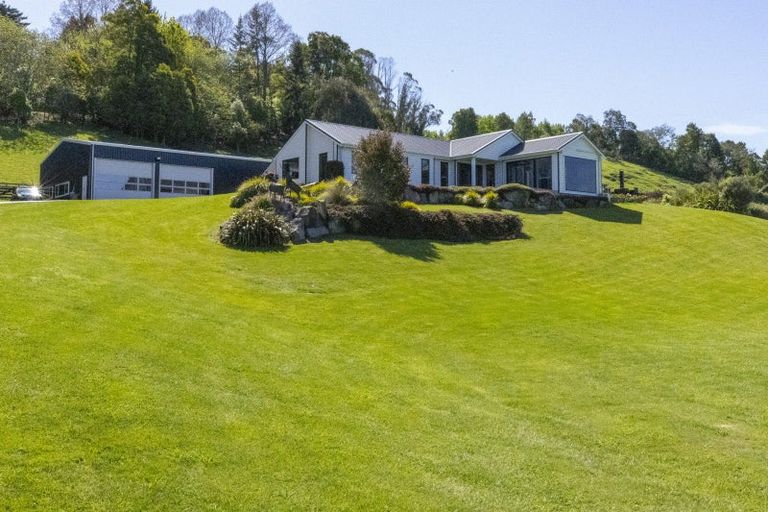 Photo of property in 28 Te Moenga Park, Acacia Bay, Taupo, 3330