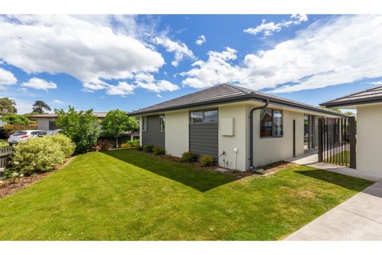 Photo of property in 8 Carteret Place, Aranui, Christchurch, 8061