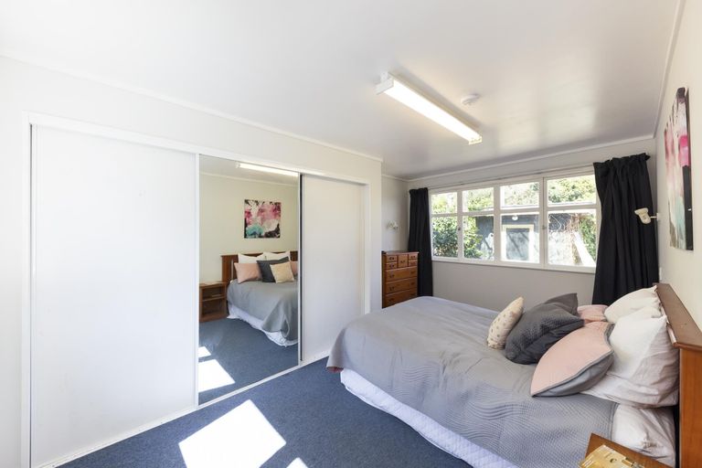 Photo of property in 562 Featherston Street, Roslyn, Palmerston North, 4414