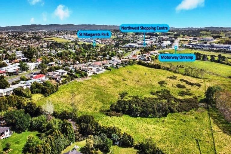 Photo of property in 22 Trig Road, Whenuapai, Auckland, 0618