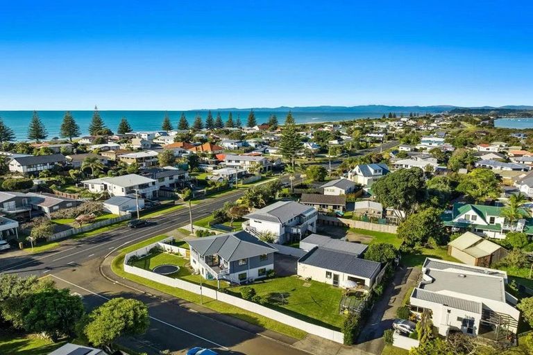 Photo of property in 1 Ohiwa Parade, Ohope, 3121