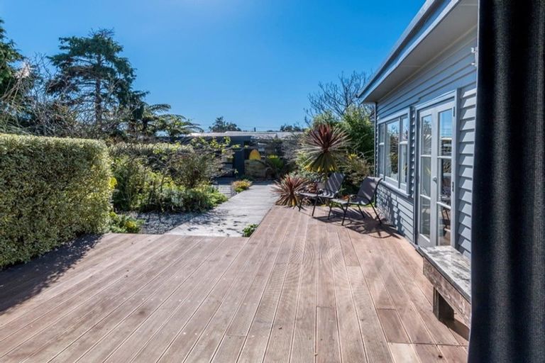 Photo of property in 52 Te Moana Road, Waikanae Beach, Waikanae, 5036