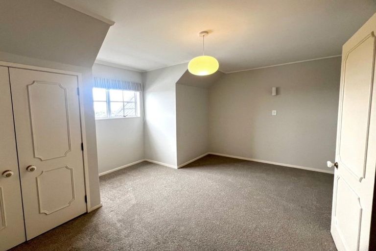 Photo of property in 12 Ewan Place, Taradale, Napier, 4112