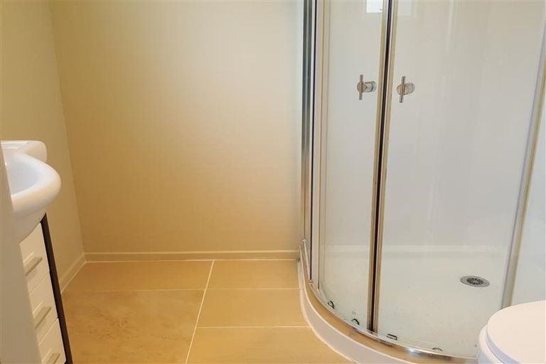 Photo of property in 2a Pine Street, New Lynn, Auckland, 0600