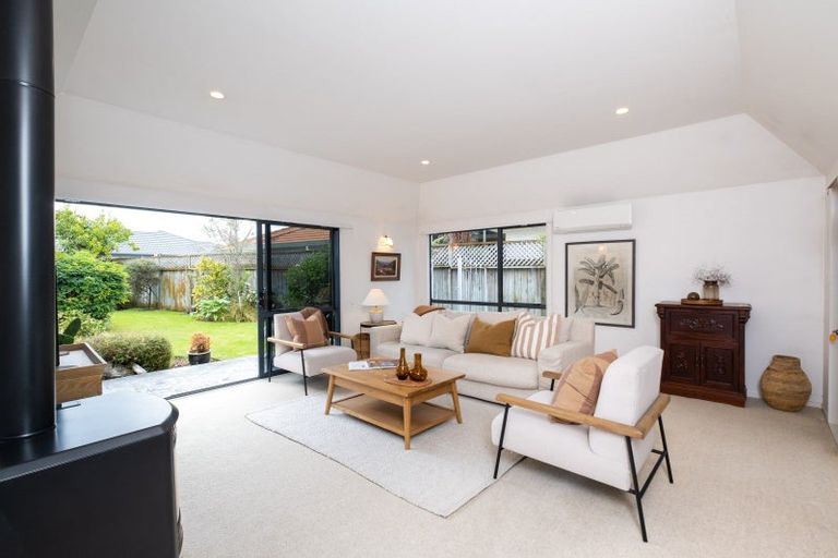 Photo of property in 5 Kensington Drive, Taradale, Napier, 4112