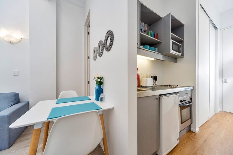 Photo of property in Guardian Apartments, 520/105 Queen Street, Auckland Central, Auckland, 1010
