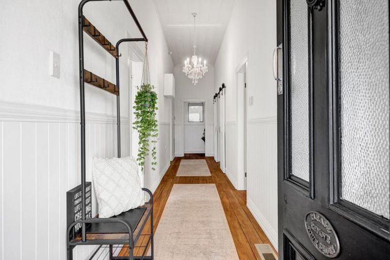 Photo of property in 44 Upjohn Street, Brooklands, New Plymouth, 4310