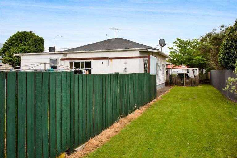 Photo of property in 79 Puriri Street, Hawera, 4610