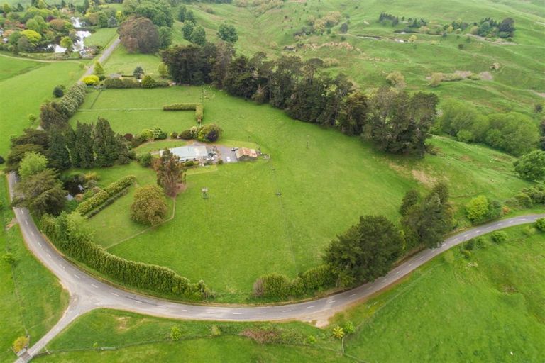 Photo of property in 375 Rangatira Road, Hunterville, 4786