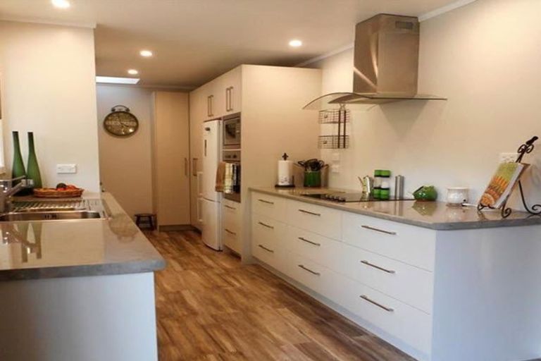 Photo of property in 21 Bellfield Road, Opaheke, Papakura, 2113