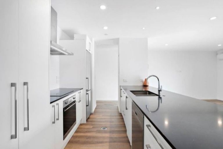 Photo of property in 10/27 Dida Park Drive, Kumeu, 0810