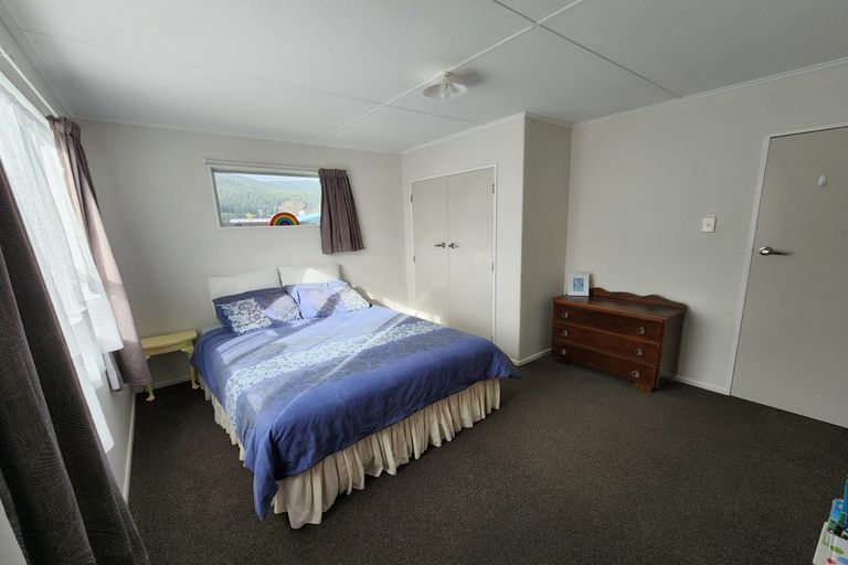 Photo of property in 303 Wellington Road, Wainuiomata, Lower Hutt, 5014