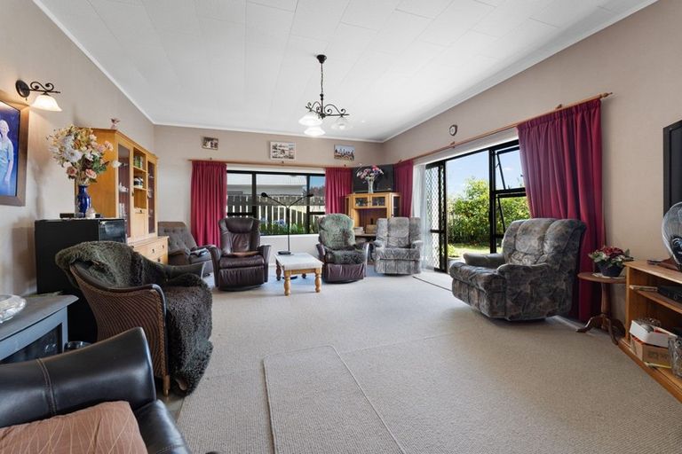 Photo of property in 20 Tawari Street, Inglewood, 4330