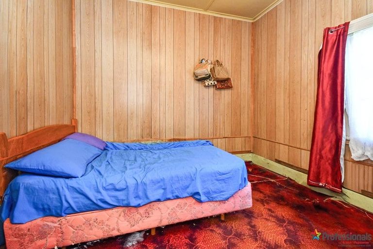 Photo of property in 52 Hokonui Road, Otahuhu, Auckland, 1062