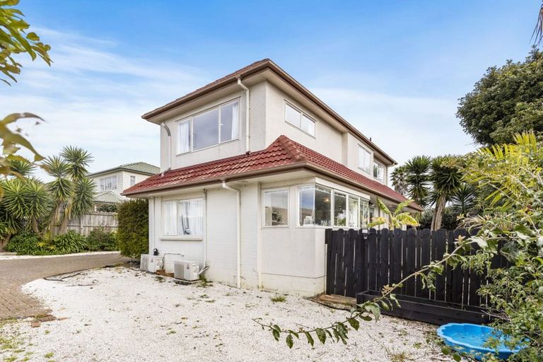 Photo of property in 2/62 Orangewood Drive, Northpark, Auckland, 2013