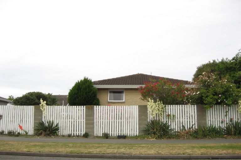 Photo of property in 12 Cowes Street, Avondale, Christchurch, 8061