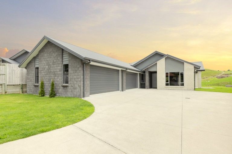 Photo of property in 174 Ballintoy Park Drive, Welcome Bay, Tauranga, 3175
