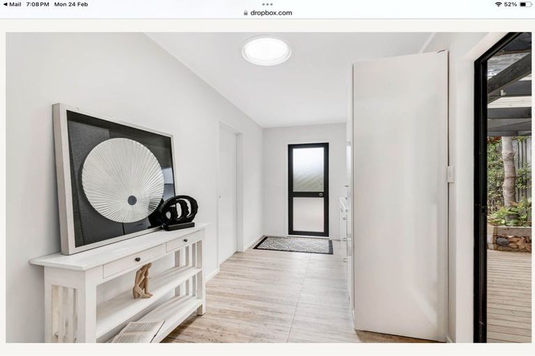 Photo of property in 1/1 Tern Place, Unsworth Heights, Auckland, 0632