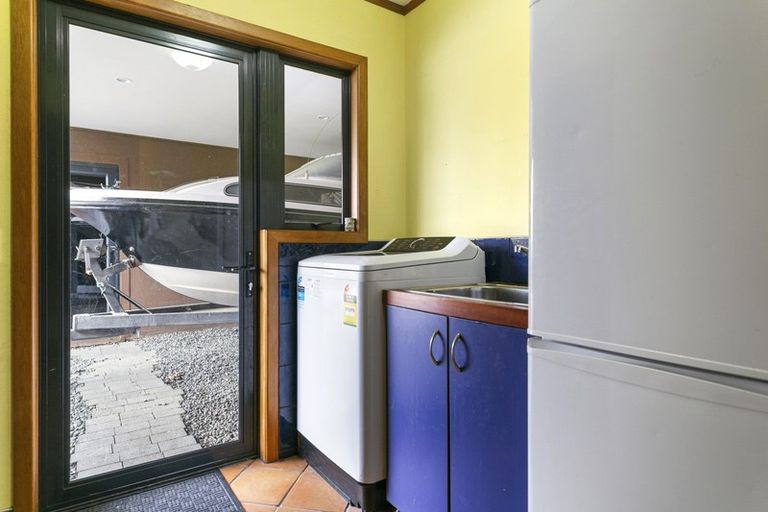 Photo of property in 200 Gillespie Place, Acacia Bay, Taupo, 3385