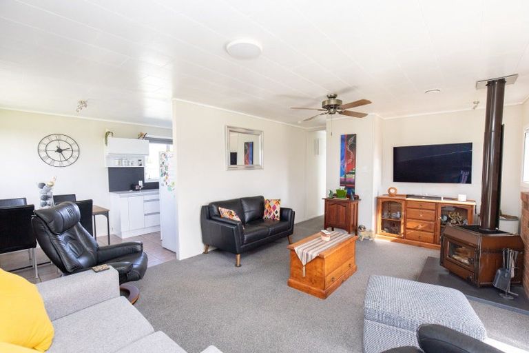 Photo of property in 41 Mahana Road, Ngatea, 3503