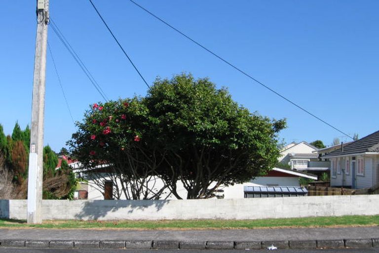 Photo of property in 2/23 Tane Street, New Lynn, Auckland, 0600