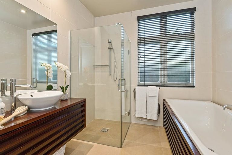 Photo of property in 20 Augusta Street, Redcliffs, Christchurch, 8081