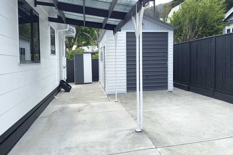 Photo of property in 1/6 Kairimu Street, Stokes Valley, Lower Hutt, 5019