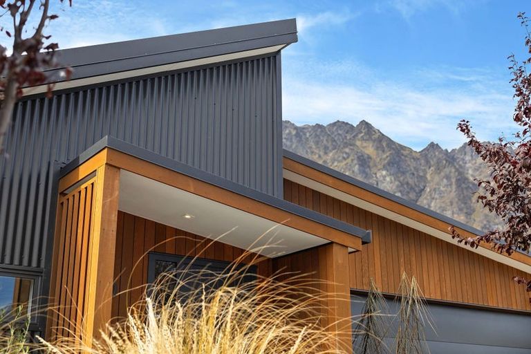 Photo of property in 6 Shepherd Road, Jacks Point, Queenstown, 9371