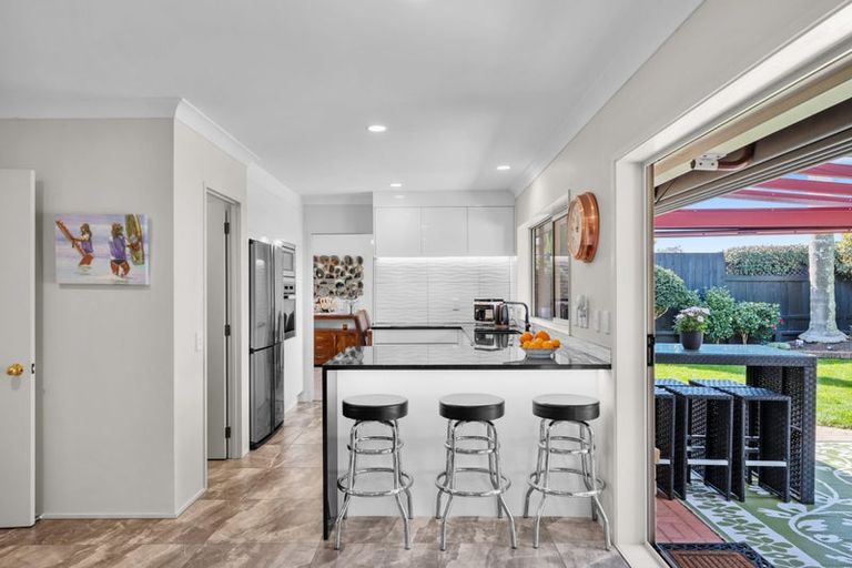 Photo of property in 7 Nypa Way, Somerville, Auckland, 2014