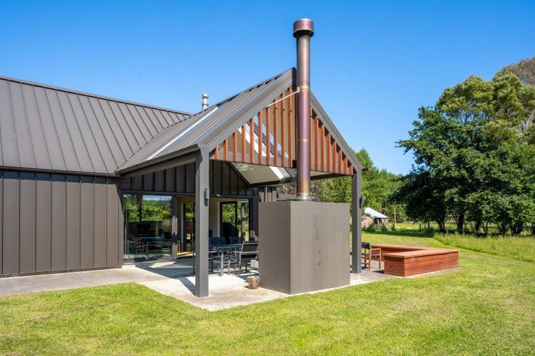 Photo of property in 107 Taylors Road, Otaki, 5583